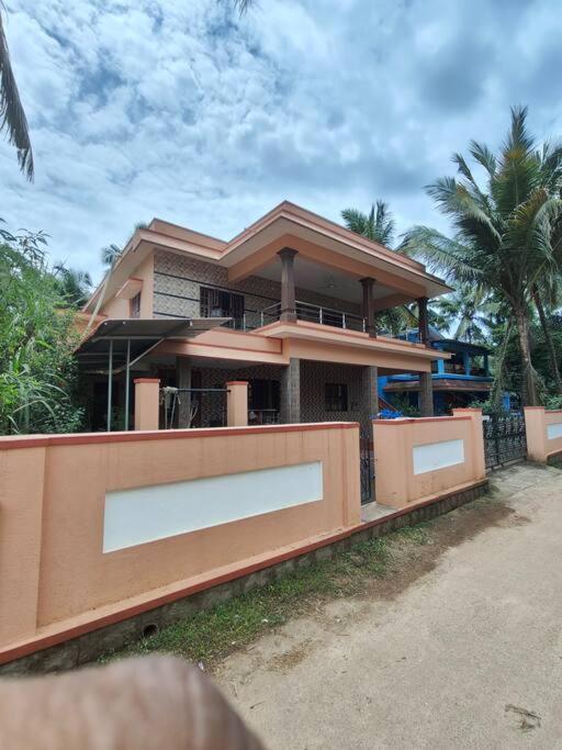 Sharvari Home Stay อูดุปปี ภายนอก รูปภาพ